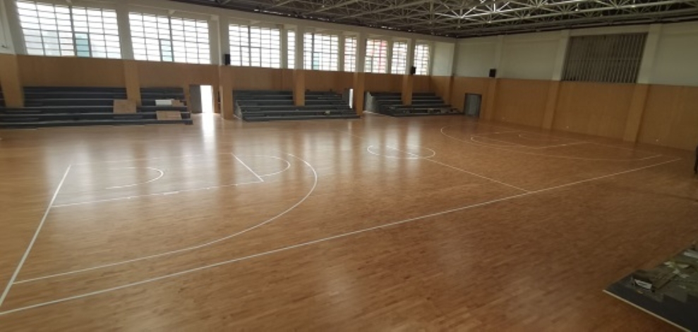 体育馆木地板翻新