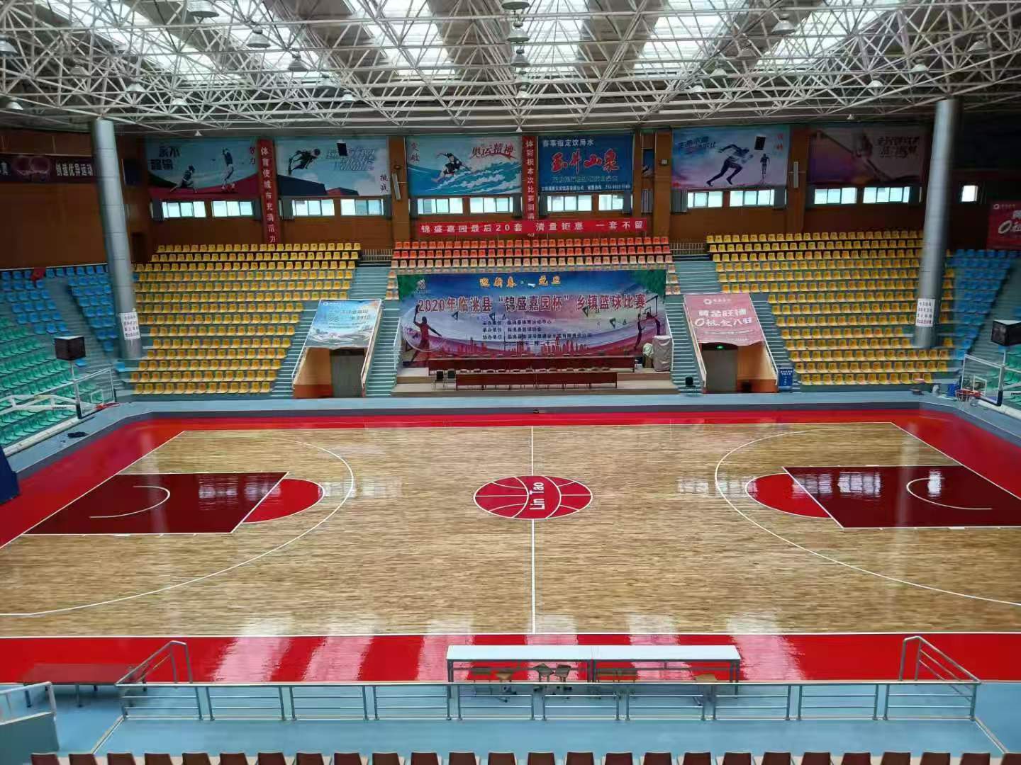 篮球馆木地板翻新