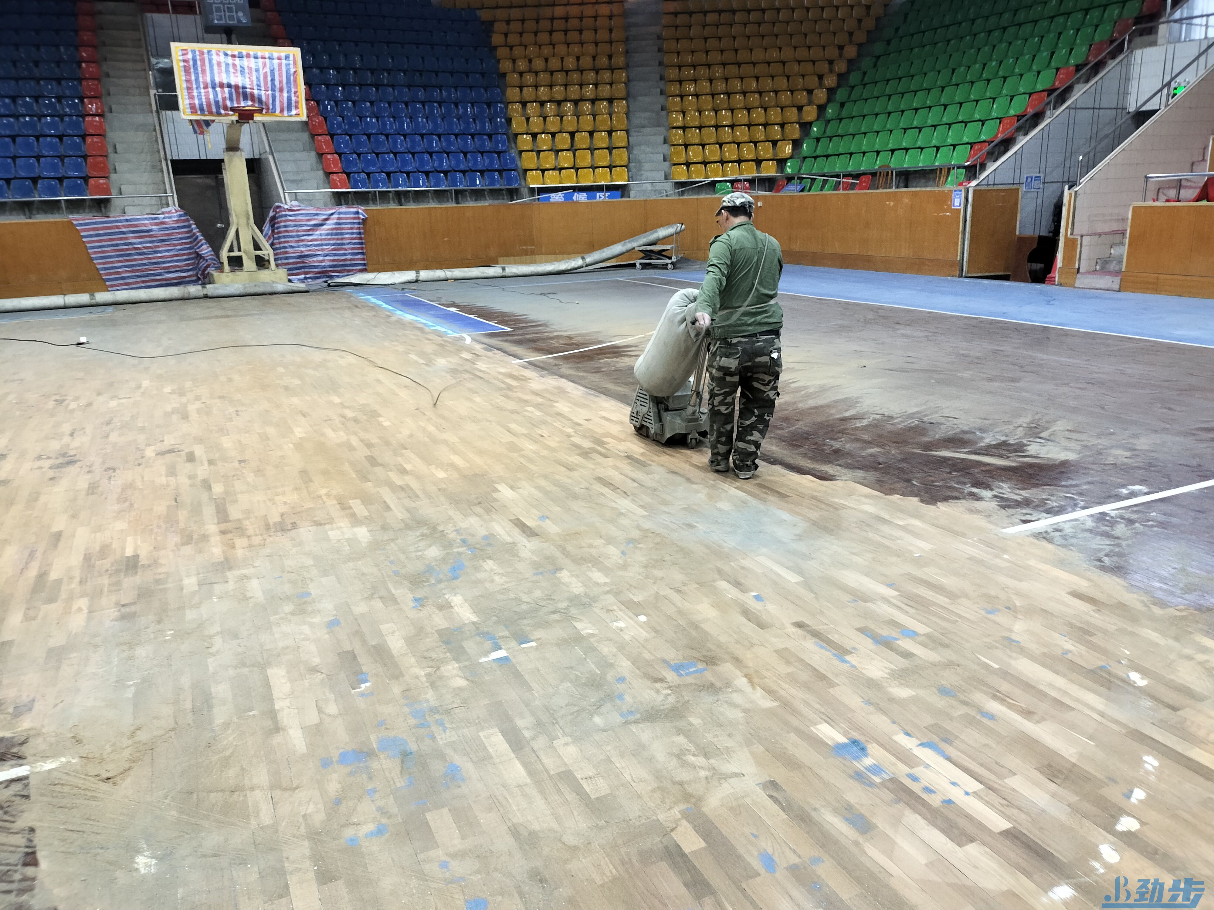 篮球馆木地板翻新