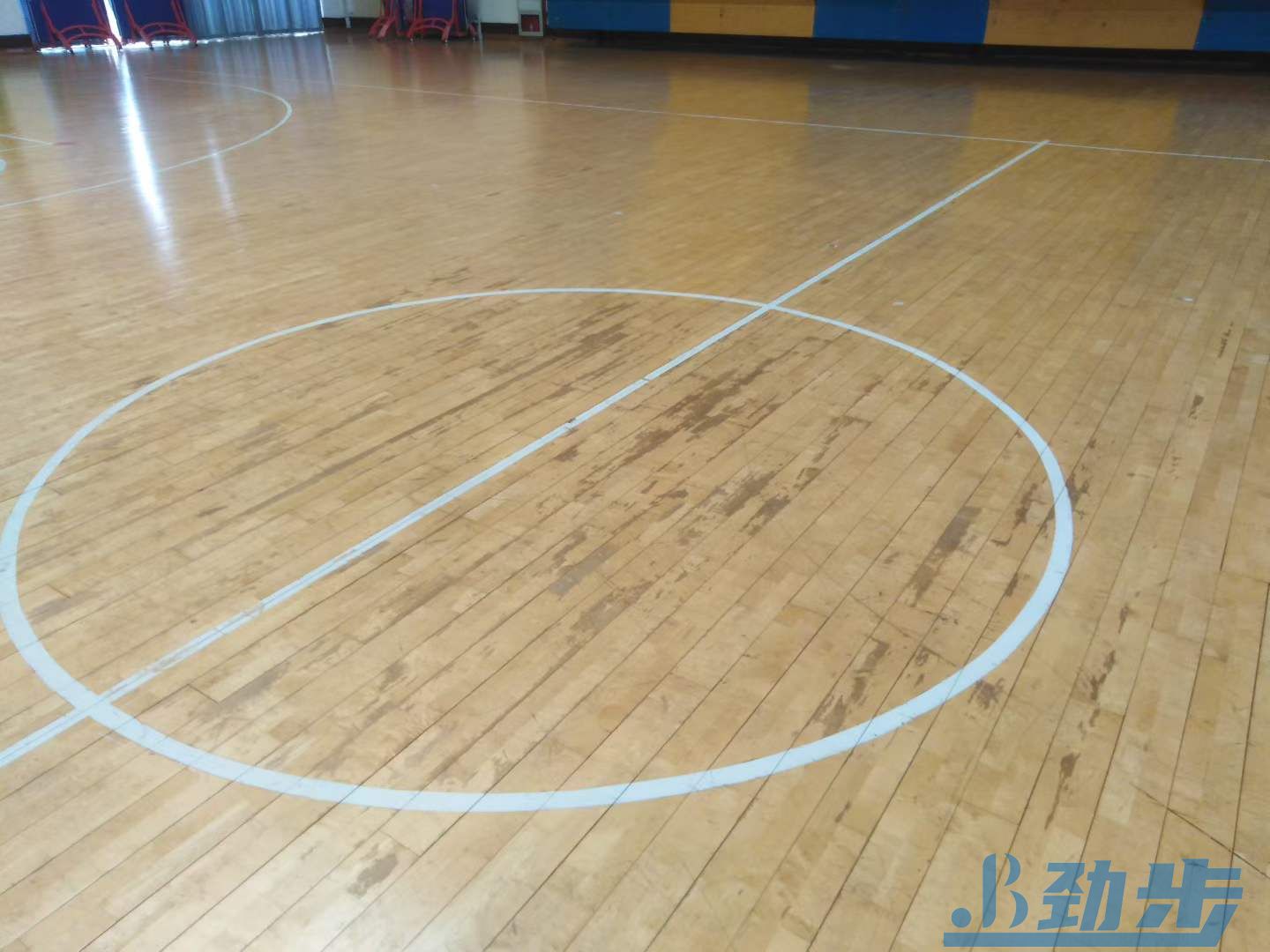 运动木地板翻新