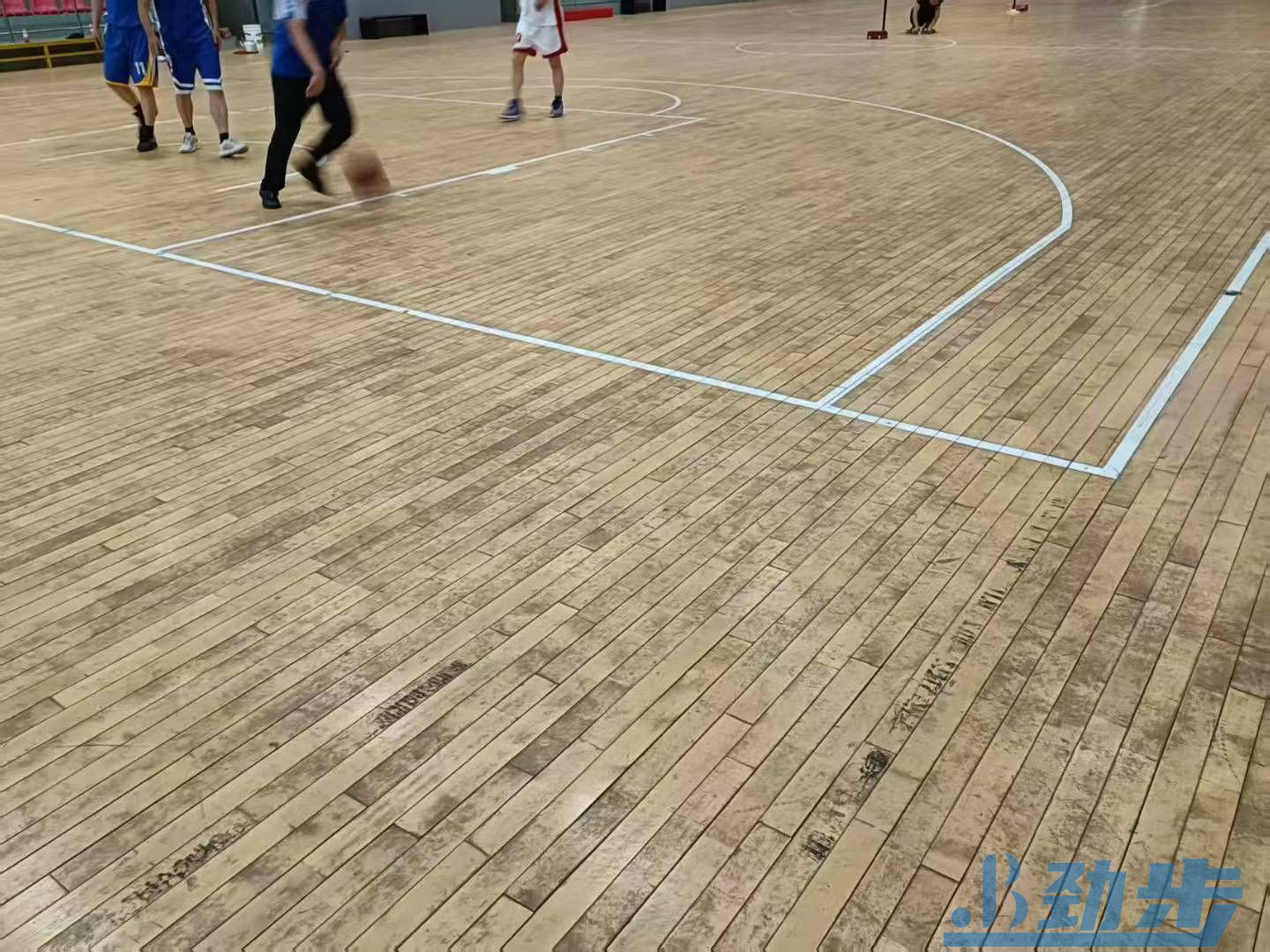 篮球馆木地板翻新