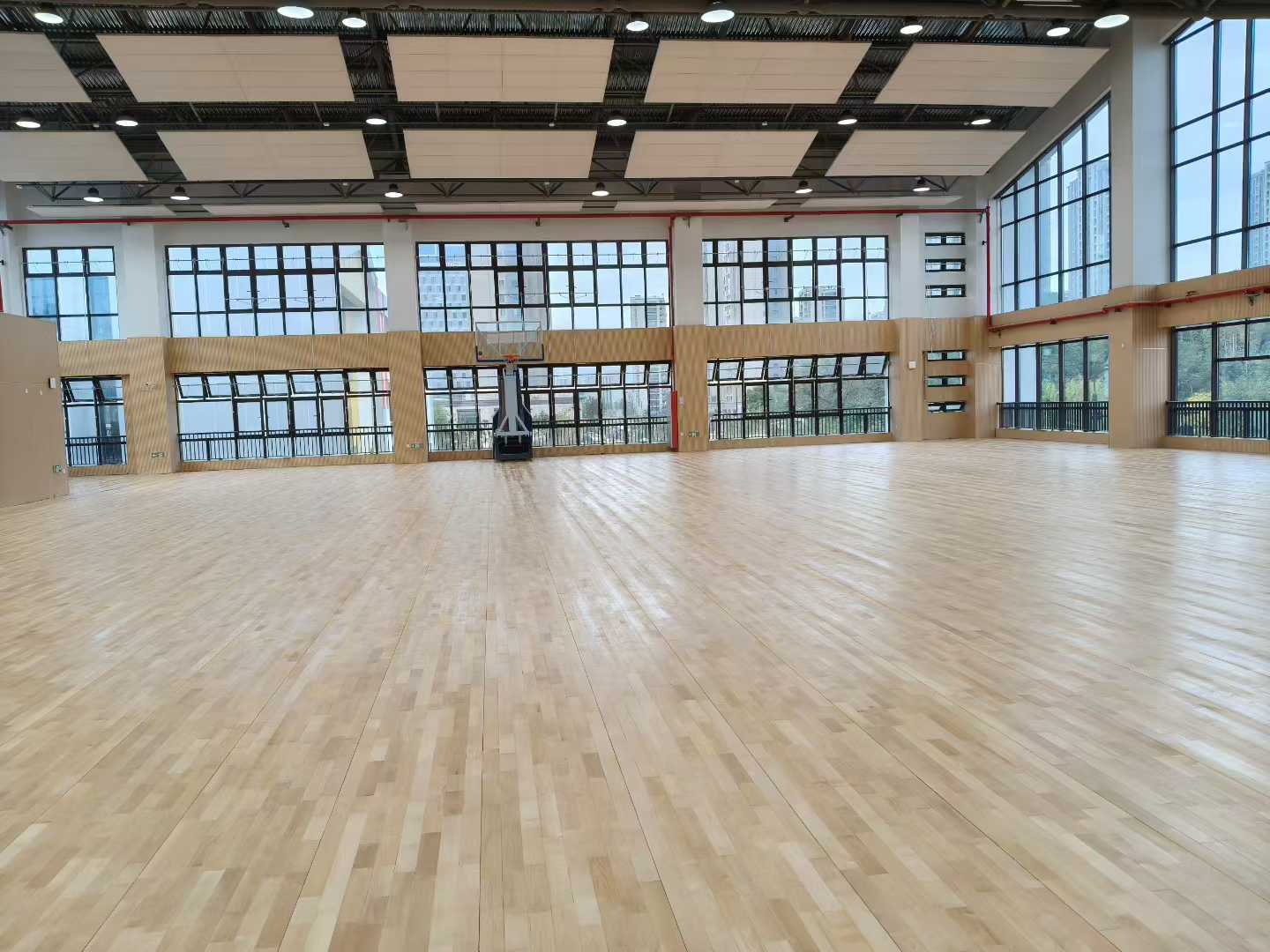 室内运动木地板翻新施工