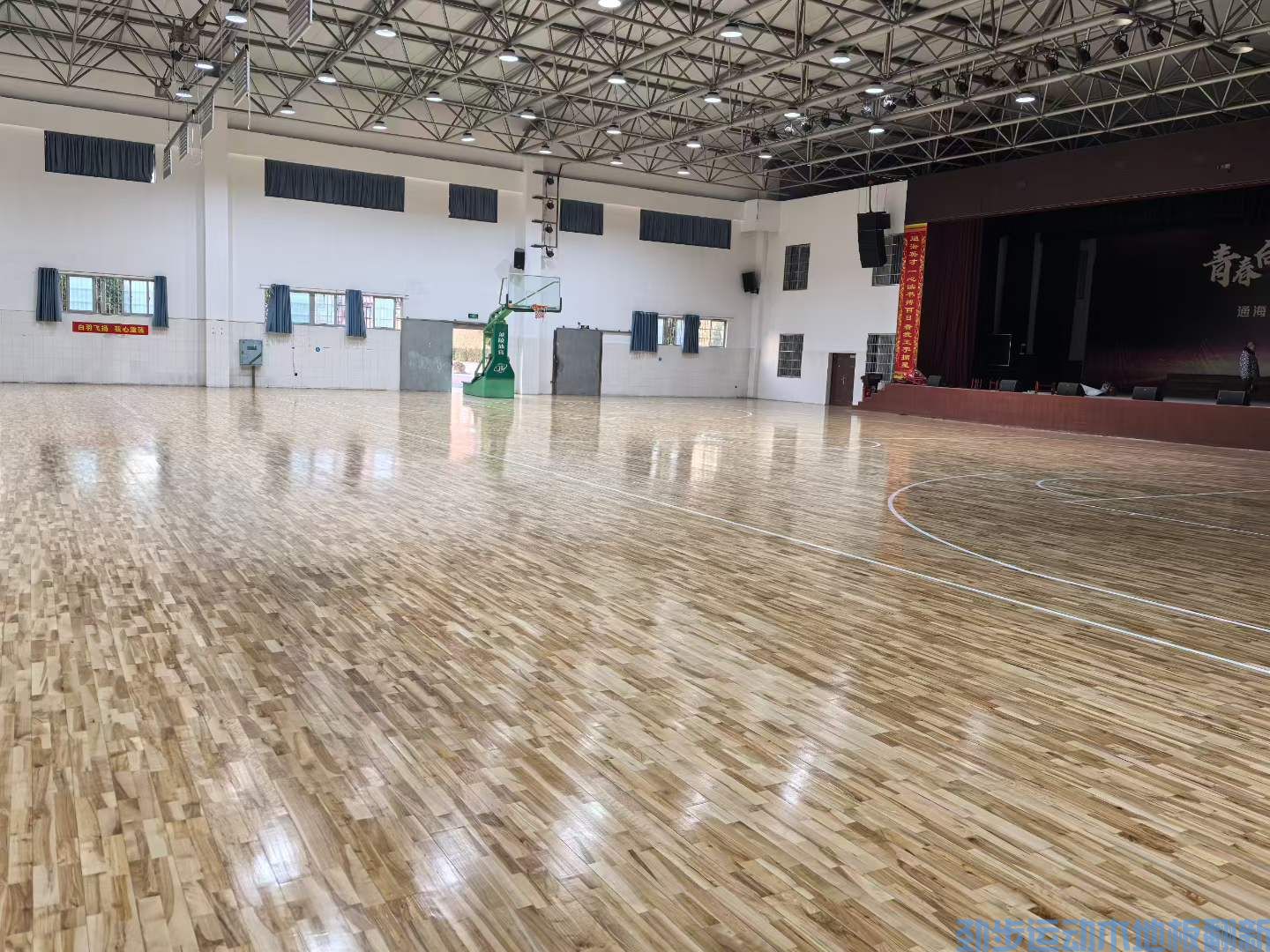 运动木地板翻新