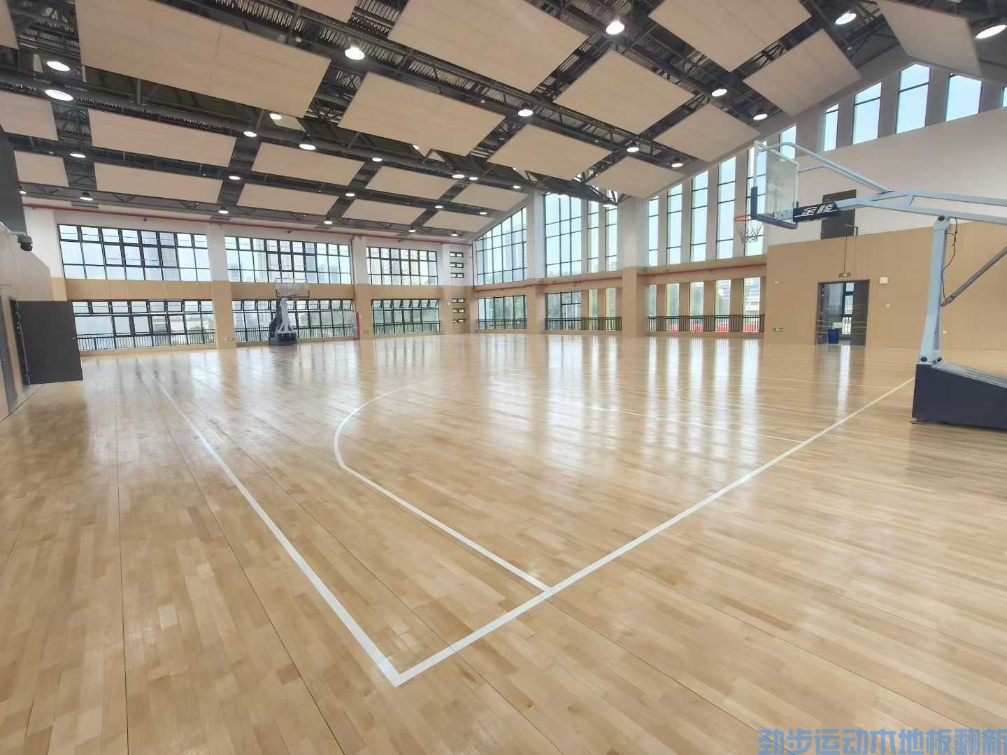 体育运动地板翻新