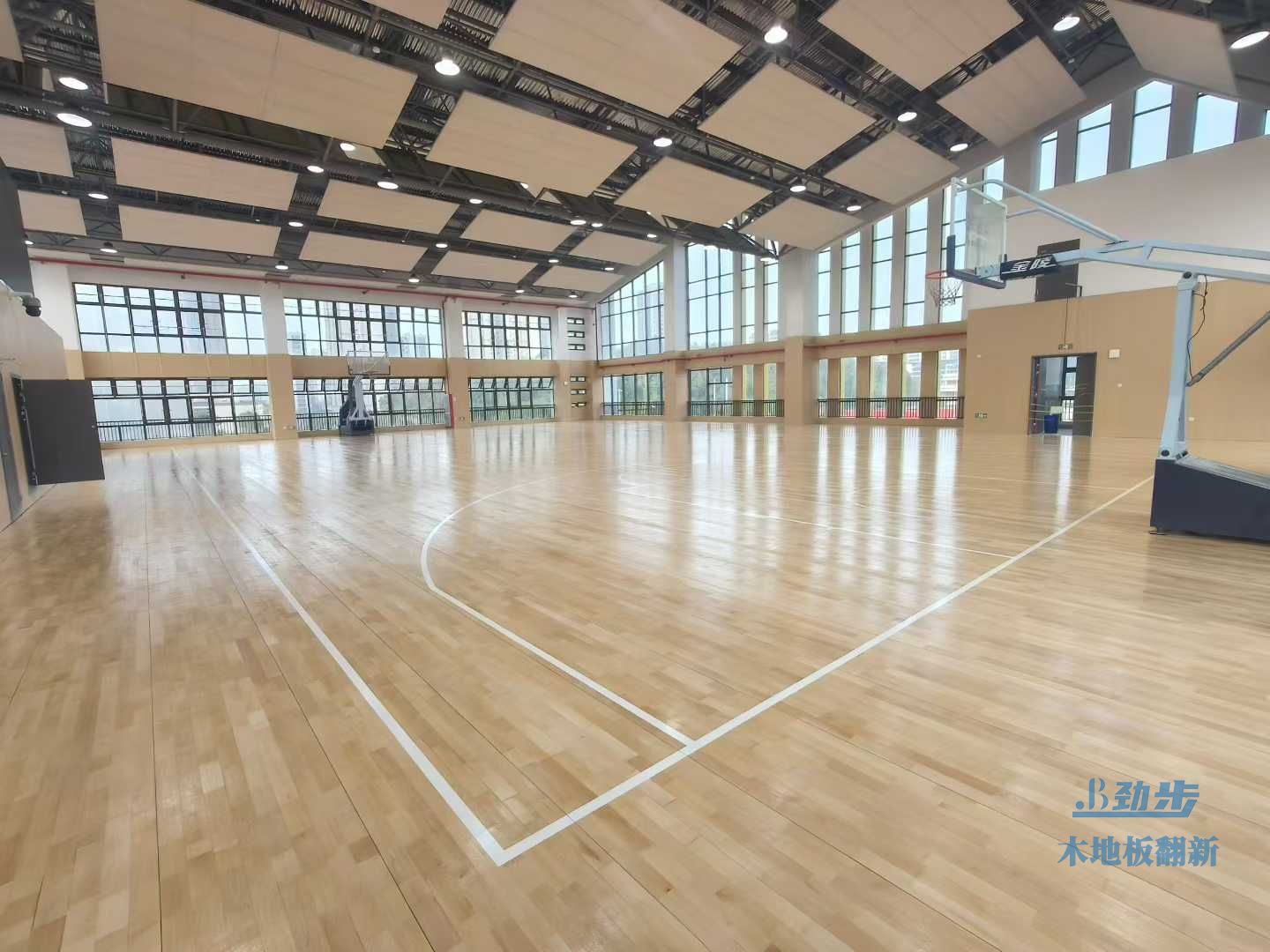 篮球馆木地板翻新价格