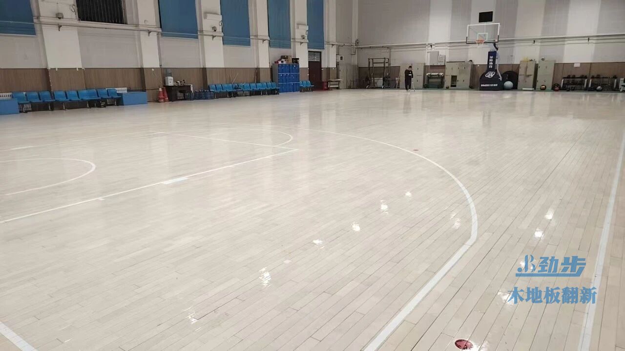 篮球馆地板翻新价格，看懂内在逻辑不踩改造误区